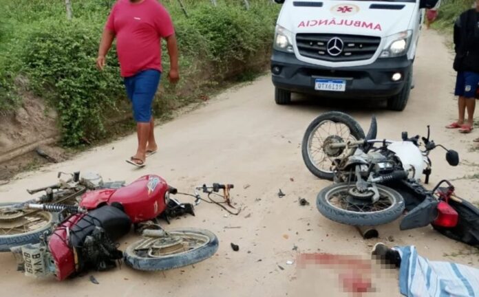 colisao-entre-motocicletas-deixa-homem-morto-e-um-ferido-na-zona-rural-de-quixabeira