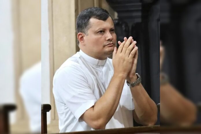 padre-que-estava-desaparecido-foi-encontrado-preso-em-telhado-de-casa