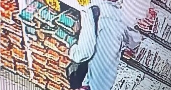camera-flagra-homem-furtando-carnes-em-mercado-de-cruz-das-almas