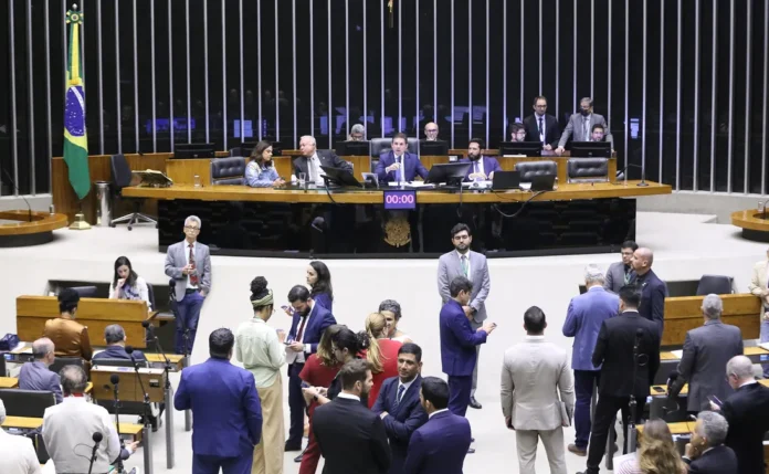 camara-aprova-projeto-que-estimula-permanencia-de-jovens-no-campo