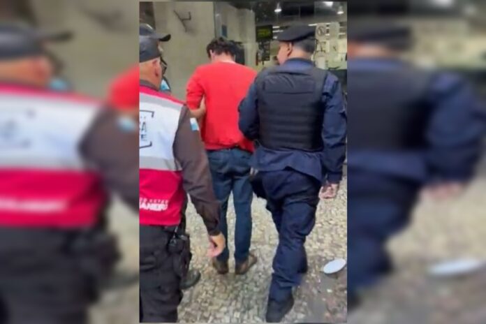 rj:-homem-e-preso-apos-ameacar-matar-criancas-e-professores-em-escola