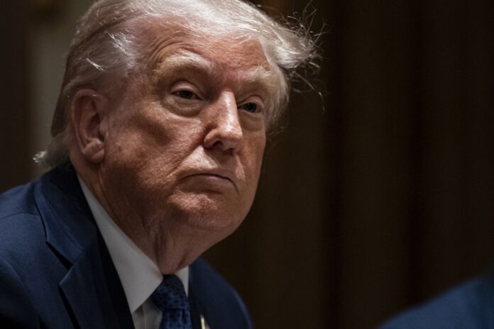 trump-ameaca-apple-e-uniao-europeia-com-novas-tarifas