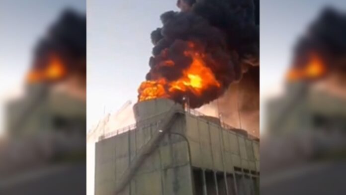 video:-incendio-atinge-torre-de-fabrica-de-quimicos-no-polo-industrial-de-camacari