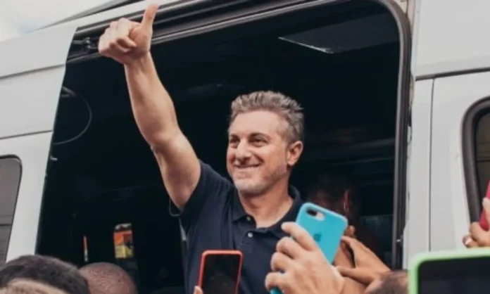 luciano-huck-da-r$-1-milhao-para-morador-de-vitoria-da-conquista