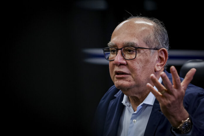 gilmar-mendes-toma-posse-em-forum-mundial-sobre-oscar-niemeyer