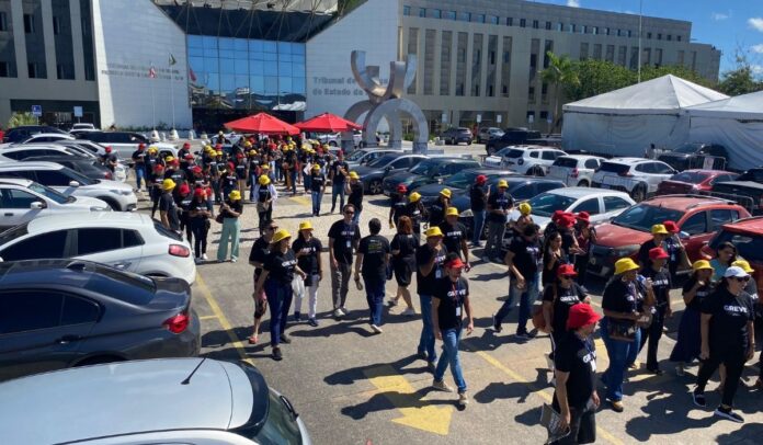 servidores-do-judiciario-fazem-caminhada-do-tj-ba-ate-a-al-ba-pela-aprovacao-do-plano-de-cargos
