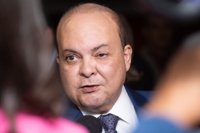 “estamos-preparados”,-diz-ibaneis-sobre-suspeita-de-gripe-aviaria