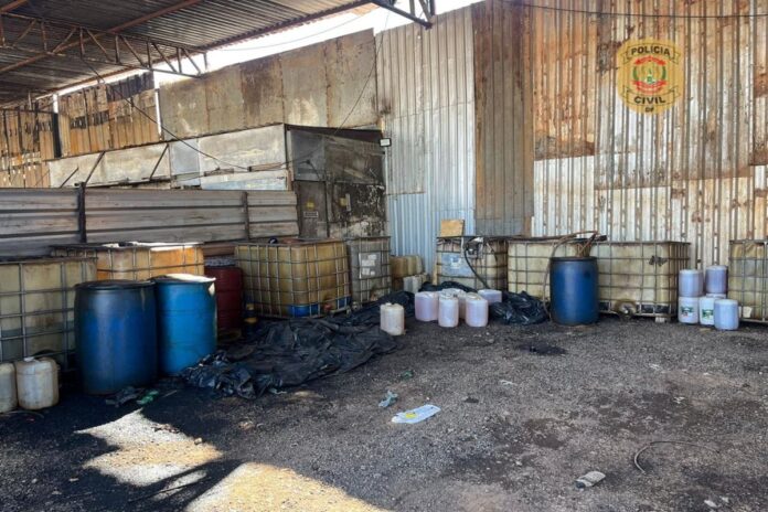 guara:-pcdf-apreende-19-mil-litros-de-gasolina-em-galpao-clandestino