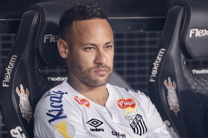 neymar-admite-que-tem-se-poupado-no-santos-por-receio-de-novas-lesoes:-‘da-aquele-medinho’