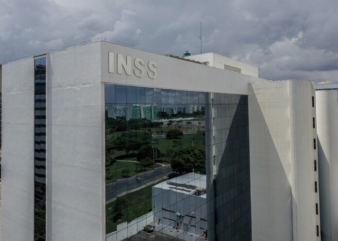 exclusivo:-entidades-falsificavam-biometria-para-garantir-desconto-no-inss