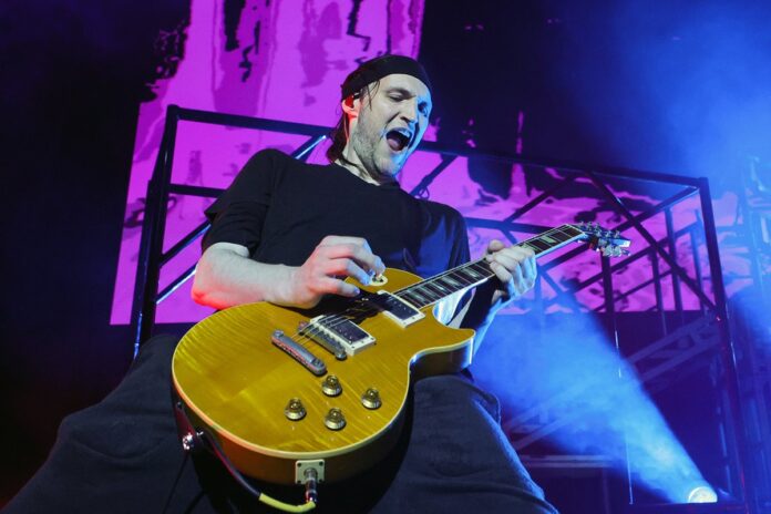 ex-red-hot-chili-peppers-se-livra-da-prisao-apos-atropelar-e-matar-pedestre
