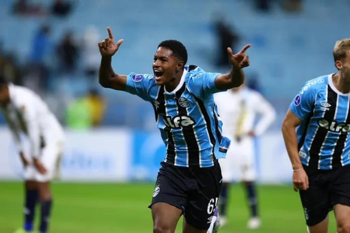 carrasco-do-bahia,-gremio-avanca-aos-playoffs-da-copa-sul-americana