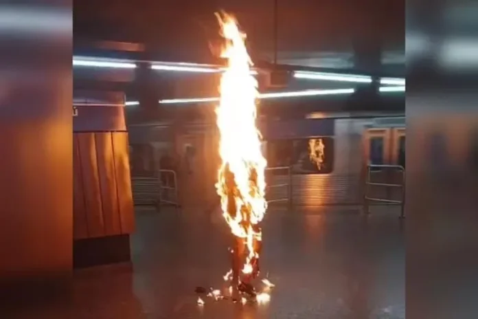 homem-ateia-fogo-em-si-mesmo-em-estacao-de-metro-de-sp