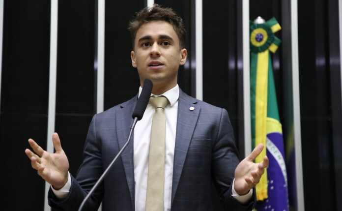 primo-de-nikolas-ferreira-e-preso-com-30-kg-de-maconha-no-porta-malas