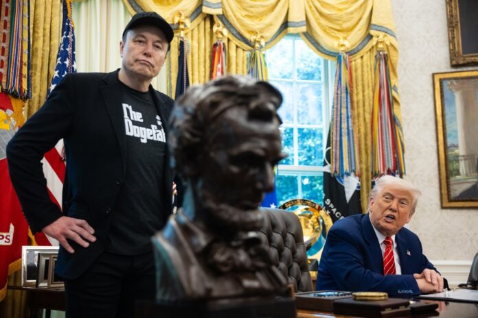 elon-musk-deixa-oficialmente-o-governo-dos-eua,-mas-trump-ja-projeta-volta:-‘o-doge-e-o-bebe-dele’