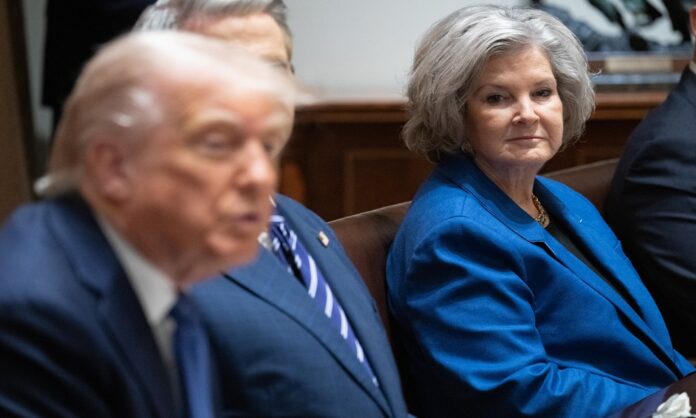 eua-iniciam-investigacao-para-identificar-impostor-que-se-passou-pela-chefe-de-gabinete-de-trump