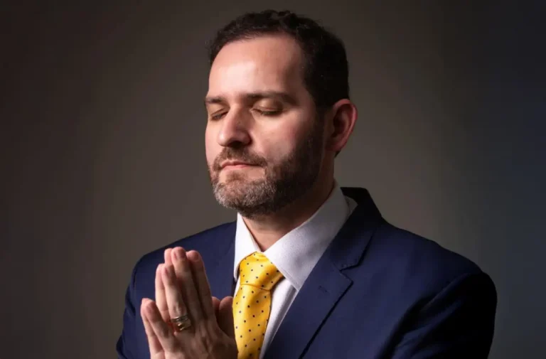 pastor-galdino-junior-lanca-desafio-de-ler-a-biblia-inteira-em-365-dias-no-youtube