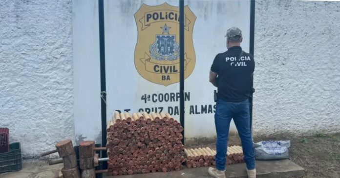 mulher-e-presa-com-250-espadas-clandestinas-em-cruz-das-almas