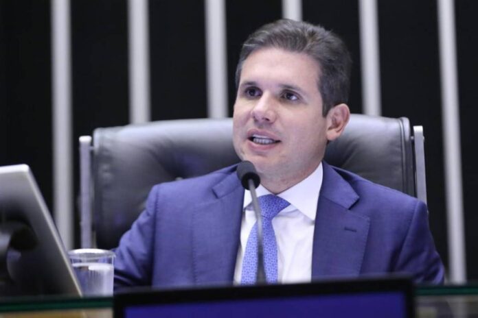 hugo-motta-pede-suspensao-imediata-do-iof-sobre-risco-sacado