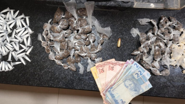 PM apreende drogas e munição durante rondas no bairro Arnaldão de Eunápolis