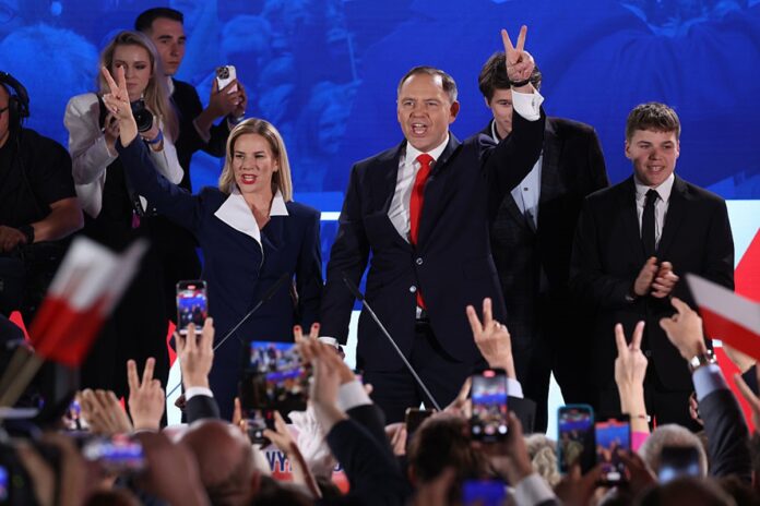 aliado-de-trump,-karol-nawrocki-vence-eleicao-presidencial-na-polonia