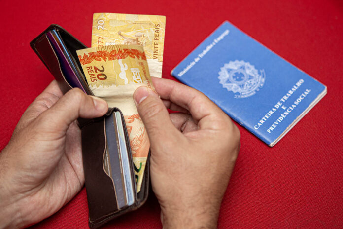 veja-quando-cai-o-5o-dia-util-de-junho,-limite-para-pagamento-salarial