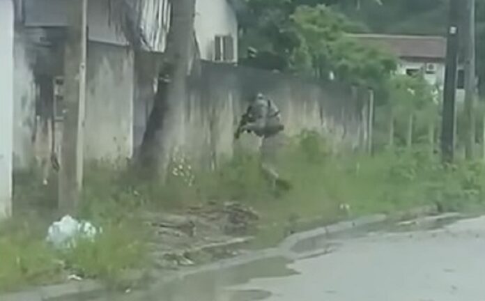 homem-morre-em-acao-da-pm-em-porto-seguro;-video-mostra-momento-dos-tiros