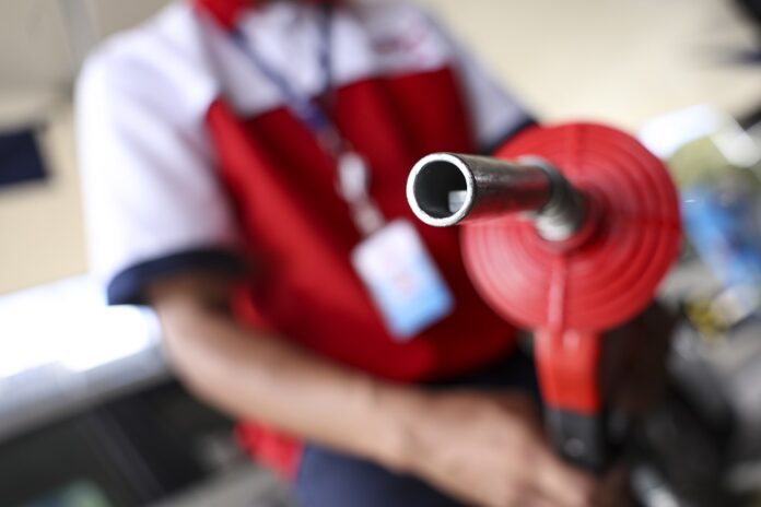 petrobras-anuncia-reducao-de-5,6%-no-preco-da-gasolina-nas-refinarias