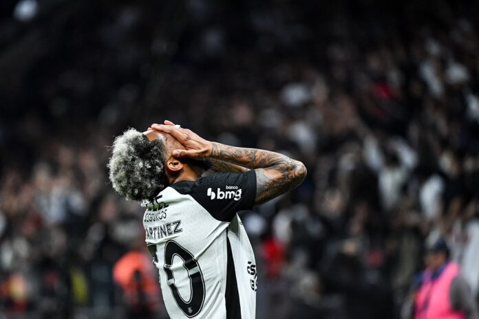 corinthians-enfrenta-crise-em-campo-e-fora-dele-apos-final-de-semana-conturbado