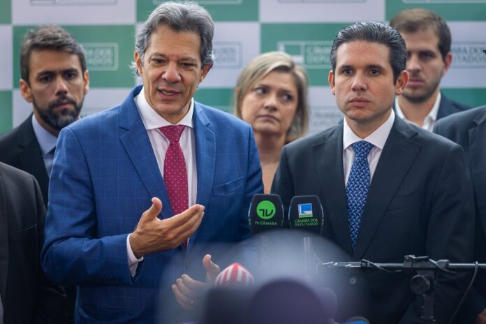 haddad-diz-que-governo-vai-anunciar-pacote-fiscal-‘robusto’-para-resolver-impasse-do-iof