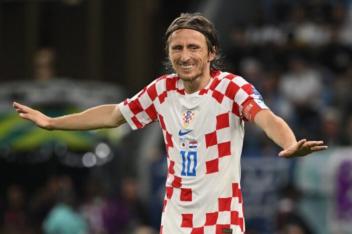 modric-entra-no-radar-do-milan-e-pode-reforcar-equipe-apos-o-mundial-de-clubes
