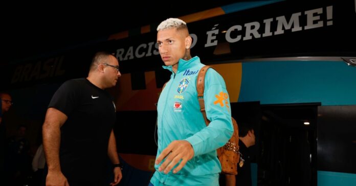 selecao-brasileira-desembarca-em-guayaquil-para-duelo-contra-o-equador-pelas-eliminatorias