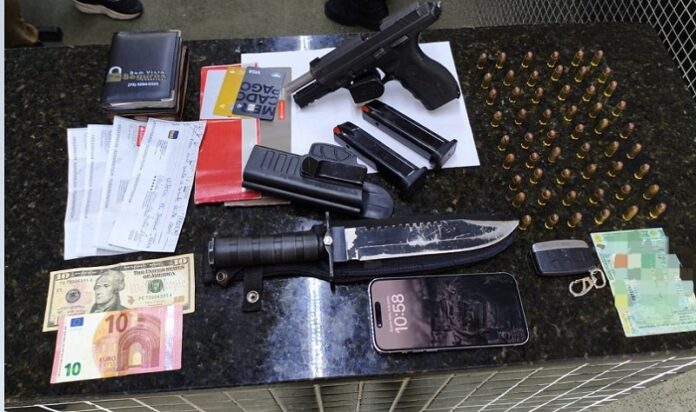 peto-prende-homem-com-arma-ilegal-e-r$-216-mil-em-cheques-no-centro-de-itamaraju