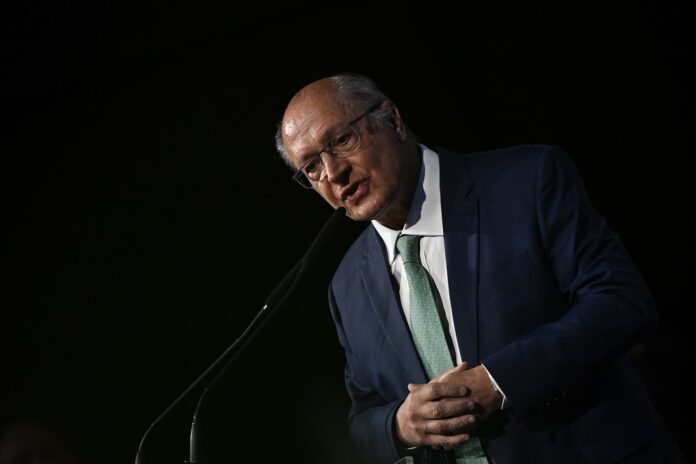 geraldo-alckmin-afirma-que-nova-tarifa-de-trump-sobre-o-aco-vai-encarecer-produto