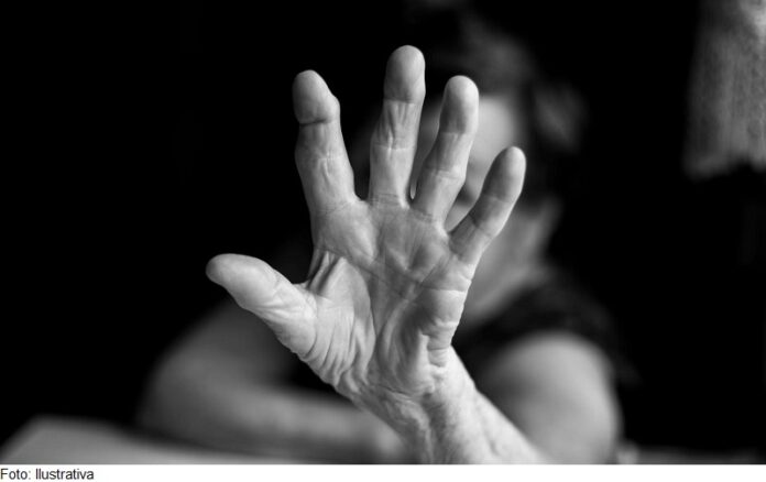 idosa-de-72-anos-sofre-tentativa-de-estupro-em-alcobaca;-suspeito-foge-deixando-roupas-para-tras