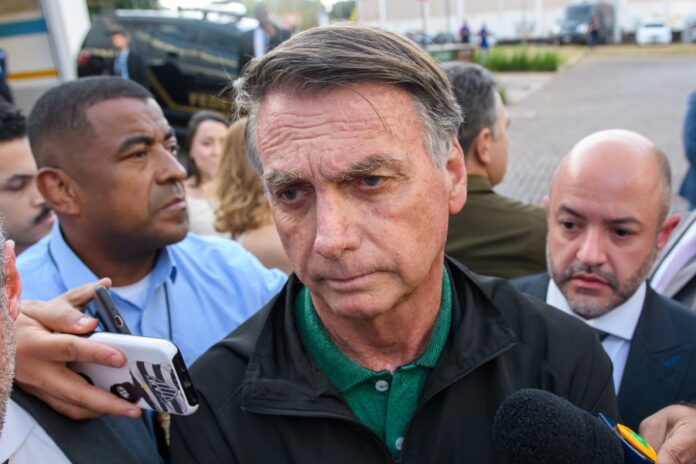 bolsonaro-garante:-“nao-tenho-nada-a-ver-com-a-carla-zambelli”.-video