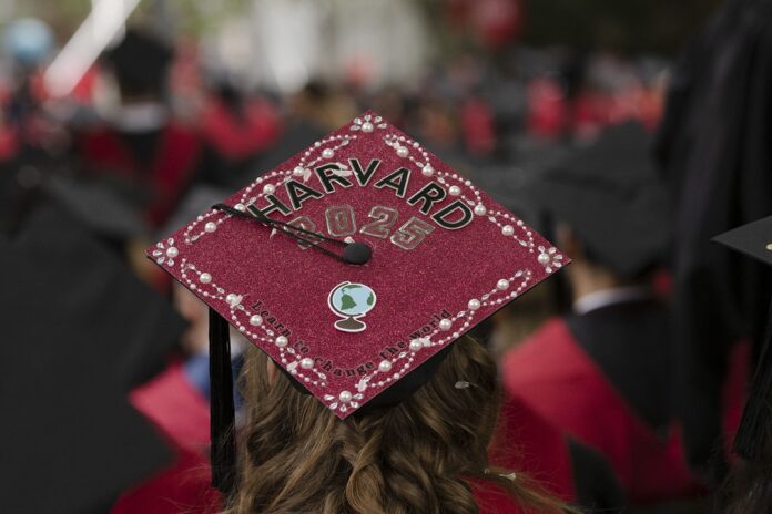 justica-bloqueia-veto-de-trump-a-estudantes-estrangeiros-em-harvard