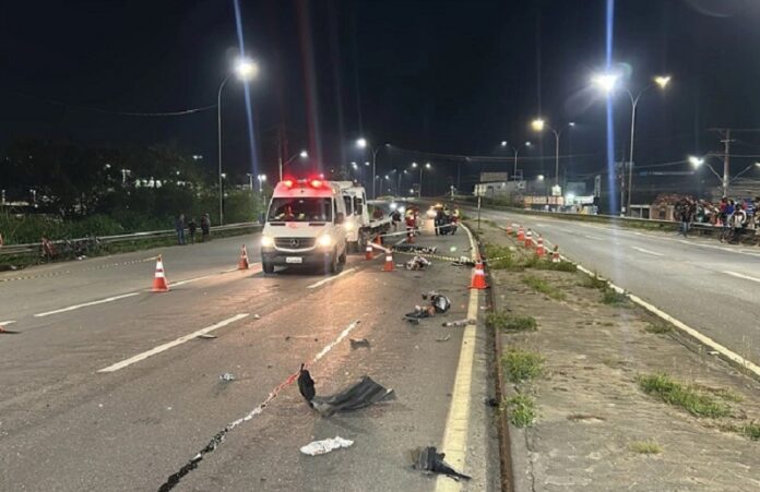 casal-de-itamaraju-morre-em-tragico-acidente-na-br-101-em-serra/es