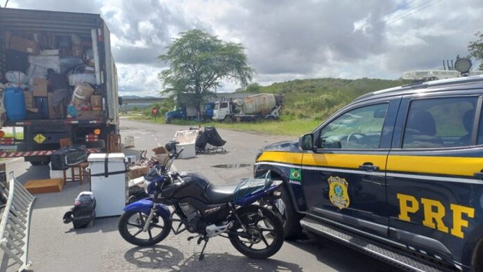 motocicleta-roubada-e-encontrada-em-caminhao-de-mudanca-que-passava-por-jequie