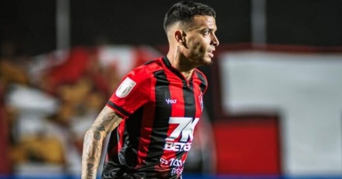 mais-uma-saida:-vitoria-anuncia-rescisao-com-o-meia-bruno-xavier