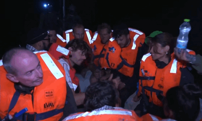 israel-intercepta-barco-com-ajuda-humanitaria-que-seguia-para-faixa-de-gaza