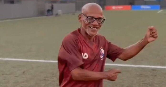 goleada-no-campo,-swing-no-gramado:-massagista-do-galicia-celebra-vitoria-com-passinho-ao-som-de-bee-gees;-assista