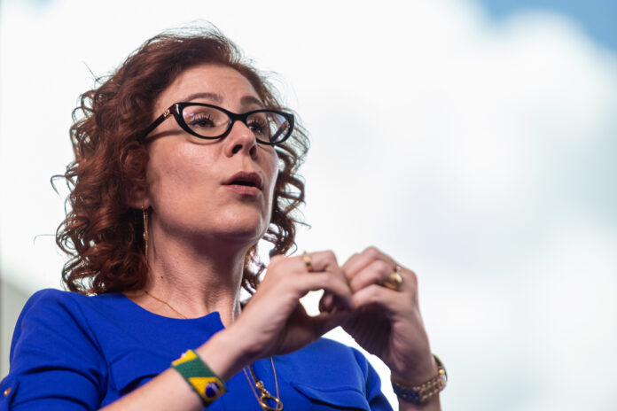 x-recorre-da-decisao-de-moraes-que-bloqueou-contas-de-carla-zambelli