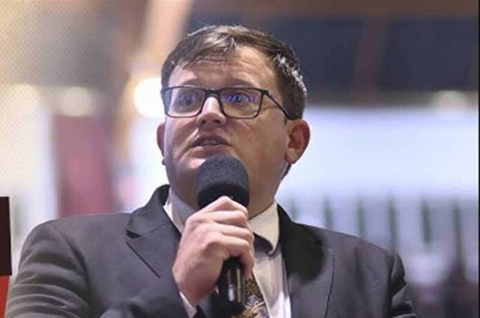 “nao-e-uso-e-costume,-e-vergonha-na-cara”,-dispara-pastor-sobre-vestes-na-igreja
