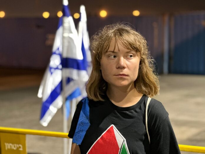 navio-da-flotilha-da-liberdade-interceptado-por-israel-chega-ao-porto-de-asdod