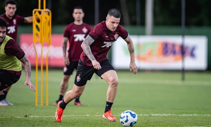 de-olho-no-cruzeiro,-vitoria-faz-trabalhos-tecnicos-e-taticos