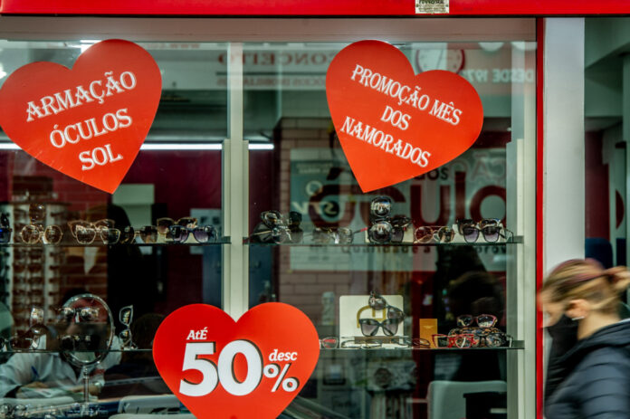 alta-internacional-do-preco-do-ouro-eleva-a-4,79%-inflacao-do-dia-dos-namorados