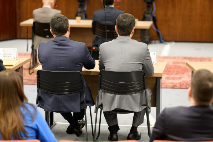 stf:-anderson-torres-disfarca-tornozeleira-eletronica-dentro-de-meia