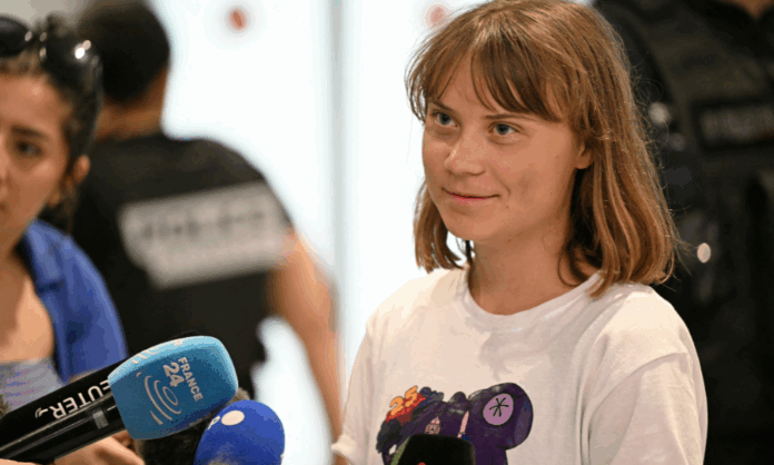 ‘israel-nos-sequestrou-em-aguas-internacionais’,-diz-greta-thunberg-ao-chegar-a-franca