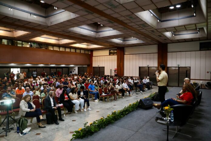 especialistas-em-educacao-da-finlandia-e-alemanha-participam-de-encontro-da-sec